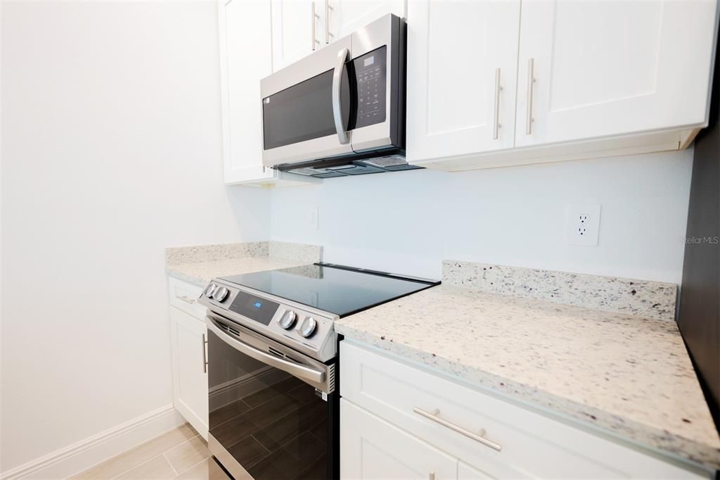 For Rent: $1,800 (2 beds, 2 baths, 1055 Square Feet)