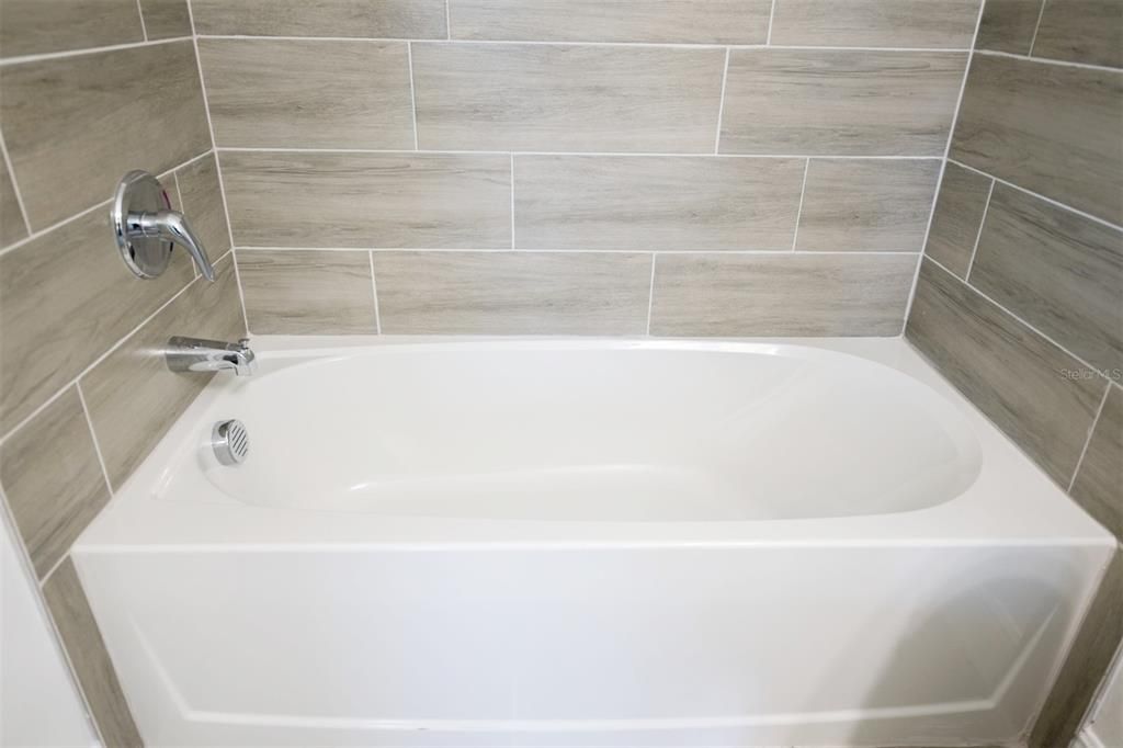 For Rent: $1,800 (2 beds, 2 baths, 1055 Square Feet)