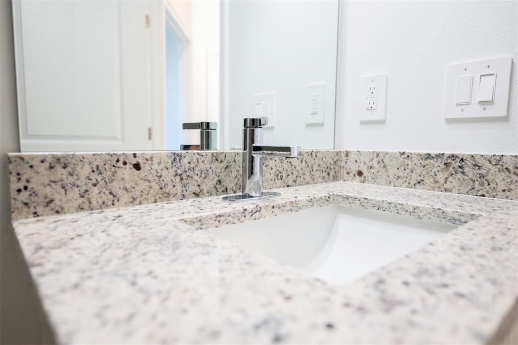 For Rent: $1,800 (2 beds, 2 baths, 1055 Square Feet)