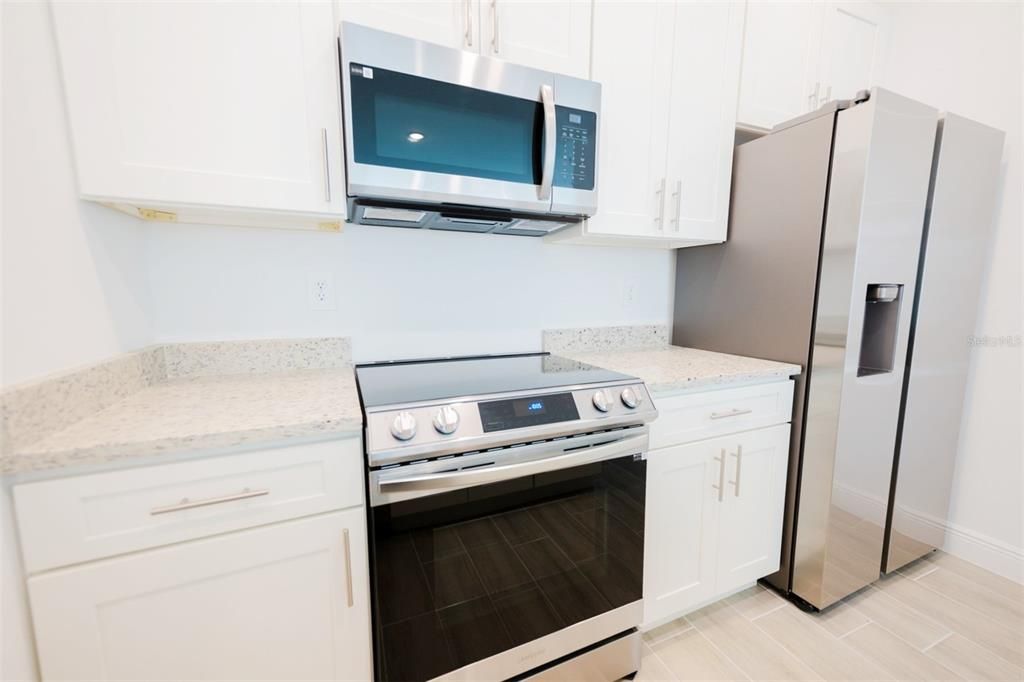For Rent: $1,800 (2 beds, 2 baths, 1055 Square Feet)