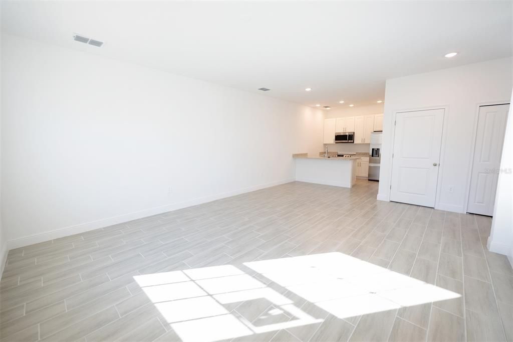 For Rent: $1,800 (2 beds, 2 baths, 1055 Square Feet)