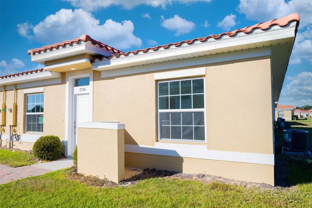 For Rent: $1,800 (2 beds, 2 baths, 1055 Square Feet)