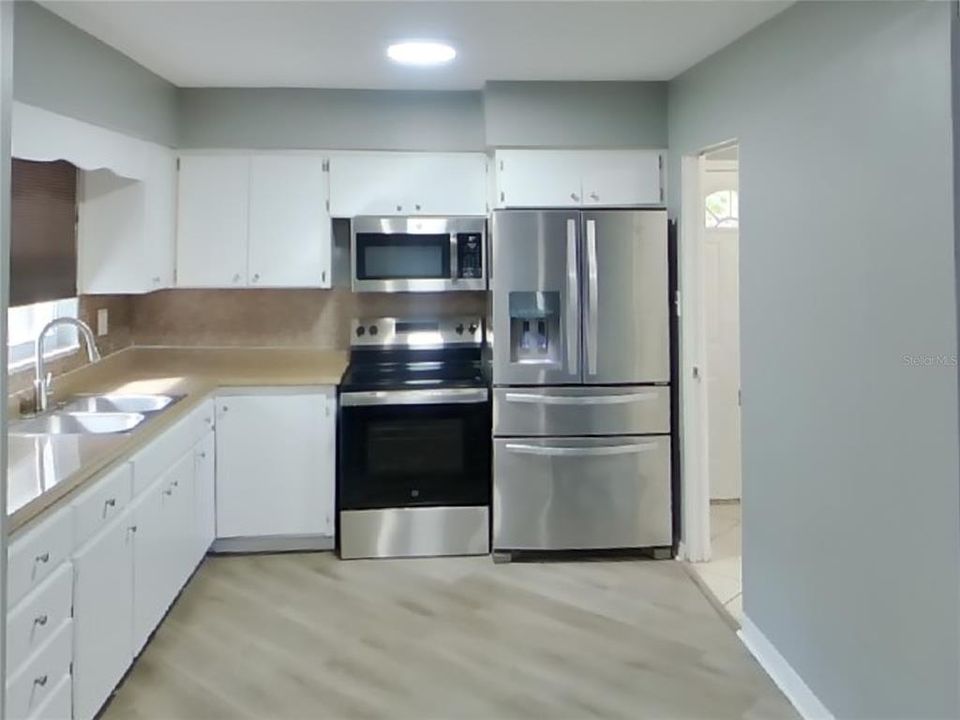 For Rent: $2,299 (3 beds, 2 baths, 1635 Square Feet)