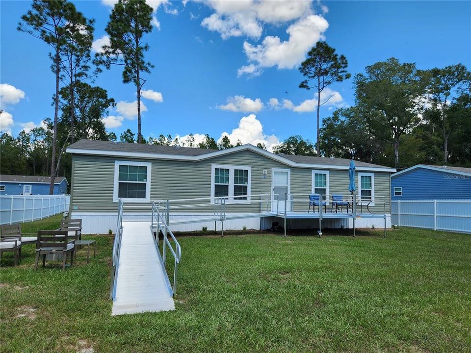 待售: $244,900 (4 贝兹, 2 浴室, 1407 平方英尺)