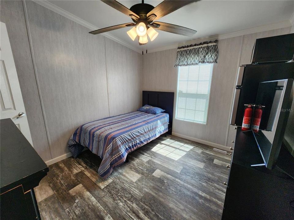 待售: $244,900 (4 贝兹, 2 浴室, 1407 平方英尺)