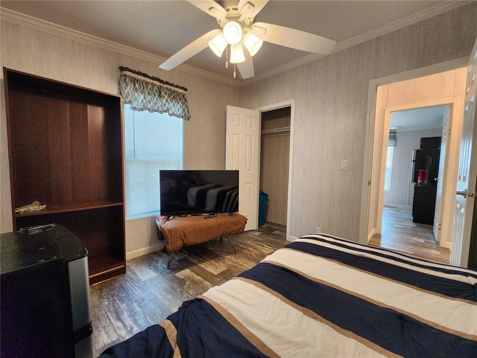 待售: $244,900 (4 贝兹, 2 浴室, 1407 平方英尺)