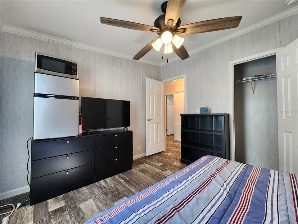 待售: $244,900 (4 贝兹, 2 浴室, 1407 平方英尺)