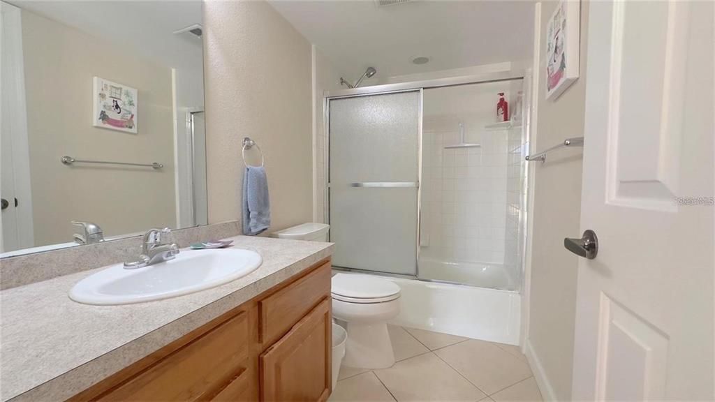 For Sale: $169,000 (2 beds, 1 baths, 1037 Square Feet)