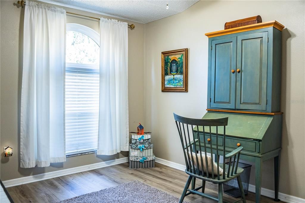 待售: $418,000 (4 贝兹, 2 浴室, 2321 平方英尺)