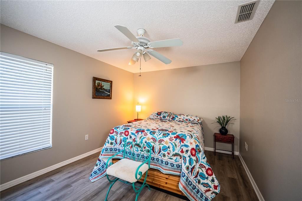 待售: $418,000 (4 贝兹, 2 浴室, 2321 平方英尺)