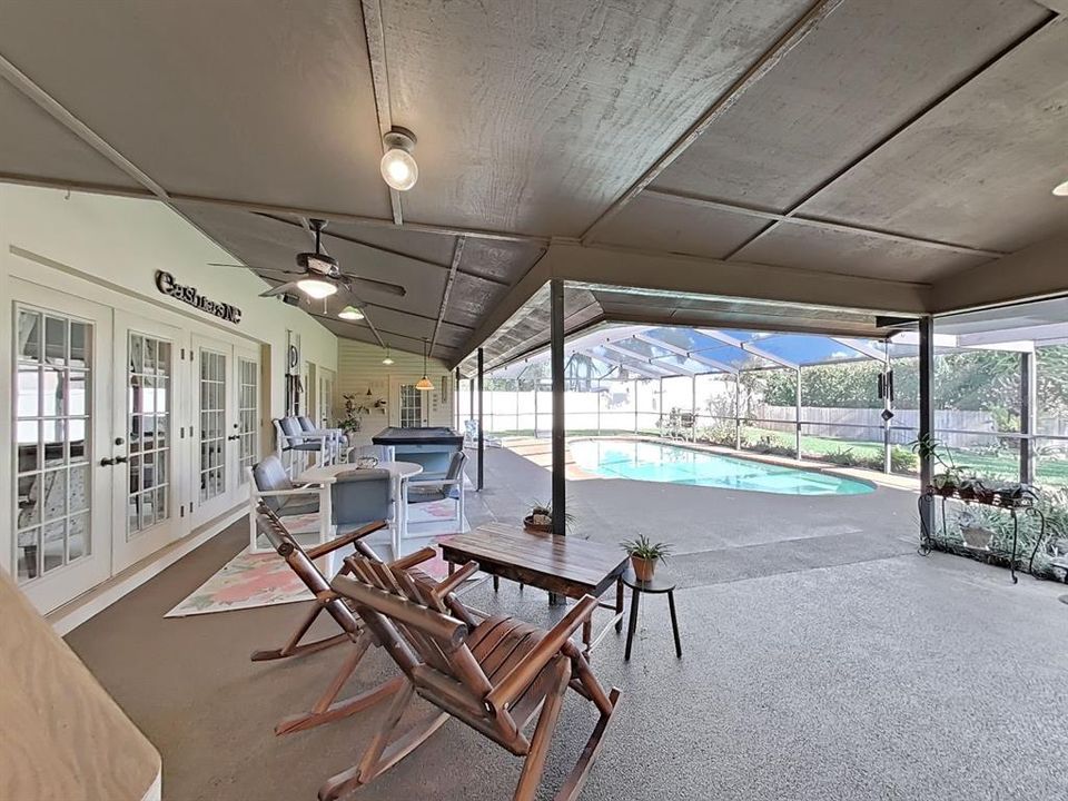 En Venta: $599,900 (3 camas, 3 baños, 2635 Pies cuadrados)