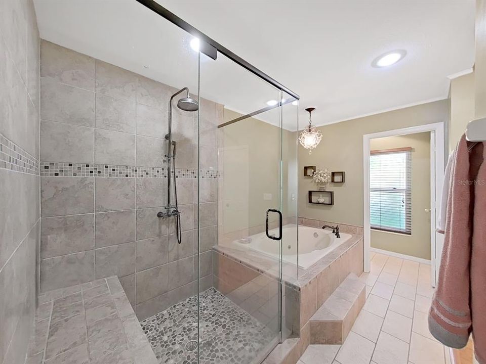 En Venta: $599,900 (3 camas, 3 baños, 2635 Pies cuadrados)