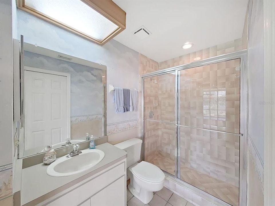 En Venta: $599,900 (3 camas, 3 baños, 2635 Pies cuadrados)