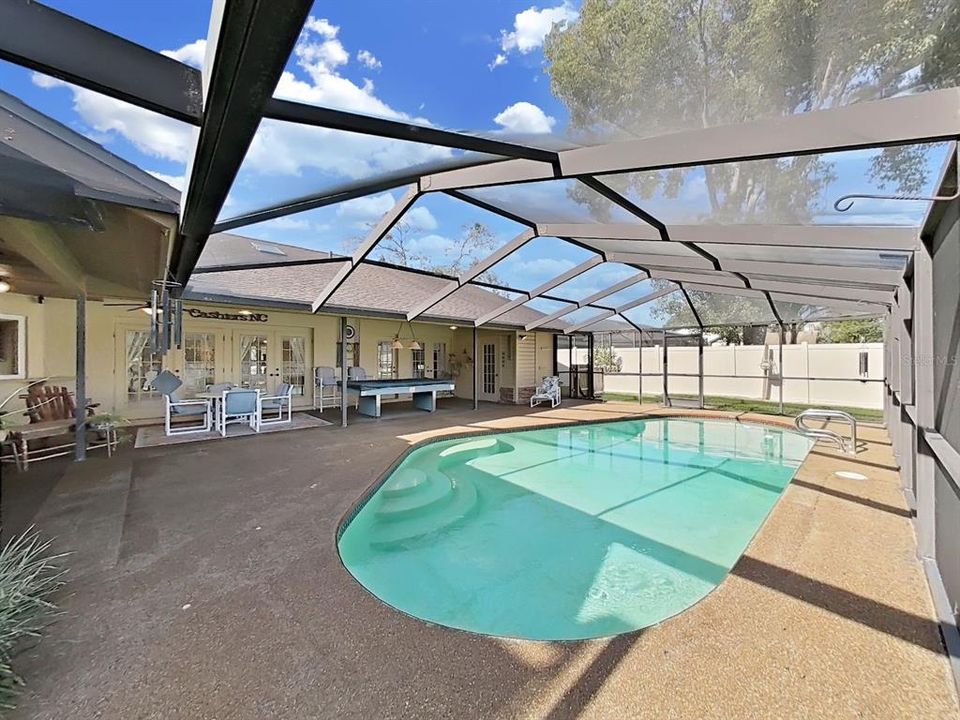 En Venta: $599,900 (3 camas, 3 baños, 2635 Pies cuadrados)