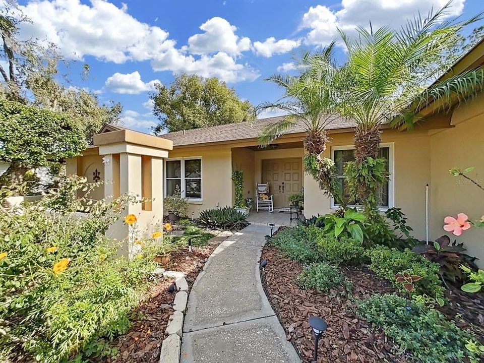 En Venta: $599,900 (3 camas, 3 baños, 2635 Pies cuadrados)