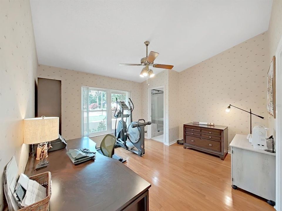 En Venta: $599,900 (3 camas, 3 baños, 2635 Pies cuadrados)