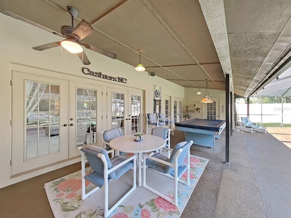 En Venta: $599,900 (3 camas, 3 baños, 2635 Pies cuadrados)