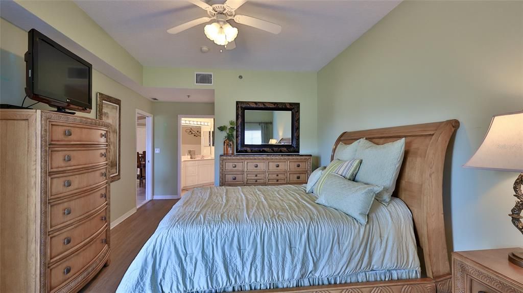 En Venta: $415,000 (2 camas, 2 baños, 1389 Pies cuadrados)