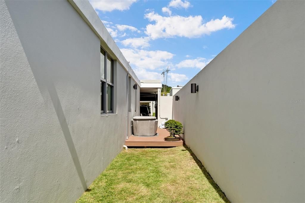 For Sale: $425,000 (3 beds, 2 baths, 1185 Square Feet)