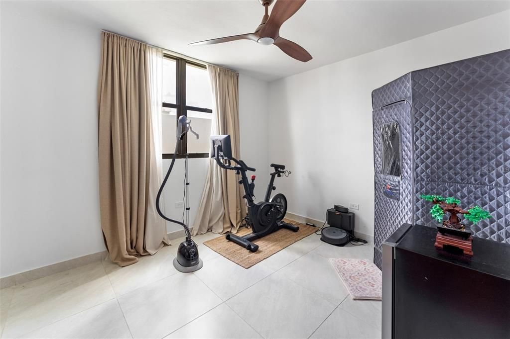 For Sale: $425,000 (3 beds, 2 baths, 1185 Square Feet)