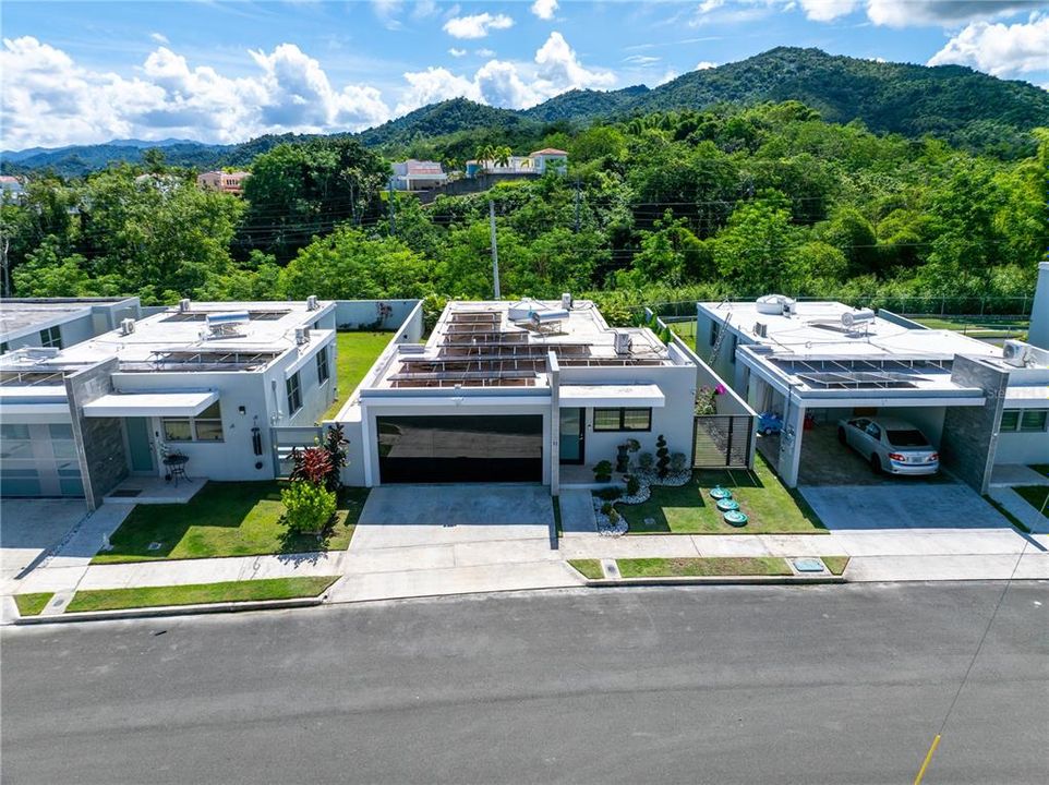 For Sale: $425,000 (3 beds, 2 baths, 1185 Square Feet)