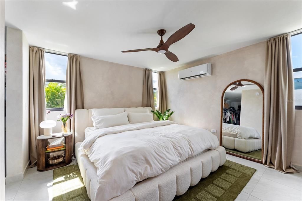 For Sale: $425,000 (3 beds, 2 baths, 1185 Square Feet)