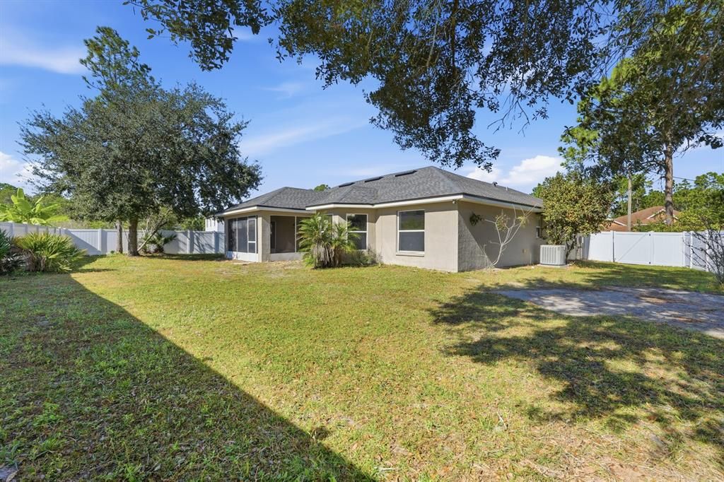 待售: $299,900 (3 贝兹, 2 浴室, 1325 平方英尺)