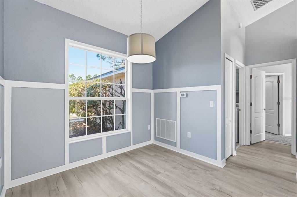 待售: $299,900 (3 贝兹, 2 浴室, 1325 平方英尺)