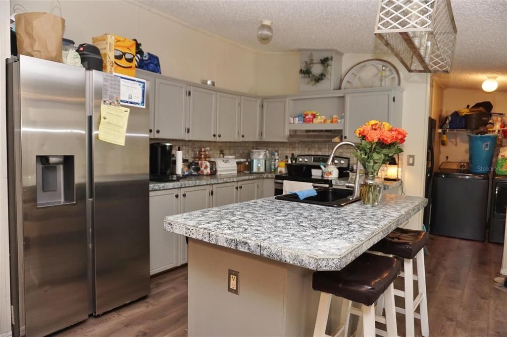 На продажу: $198,900 (3 спален, 2 ванн, 1642 Квадратных фут)