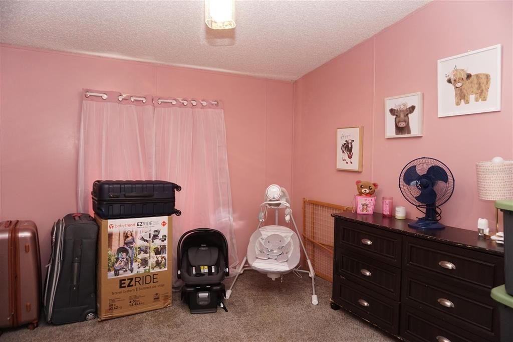 На продажу: $198,900 (3 спален, 2 ванн, 1642 Квадратных фут)