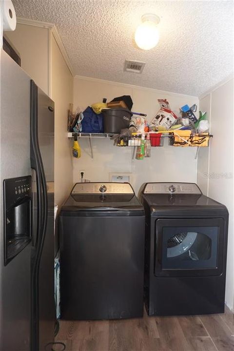 На продажу: $198,900 (3 спален, 2 ванн, 1642 Квадратных фут)