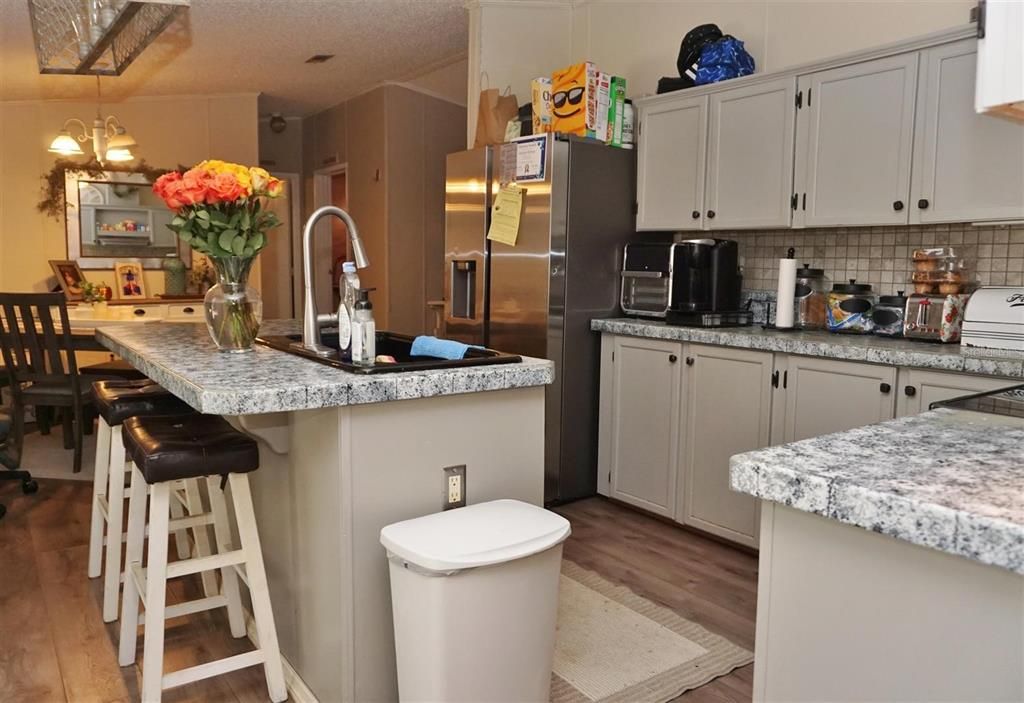 На продажу: $198,900 (3 спален, 2 ванн, 1642 Квадратных фут)