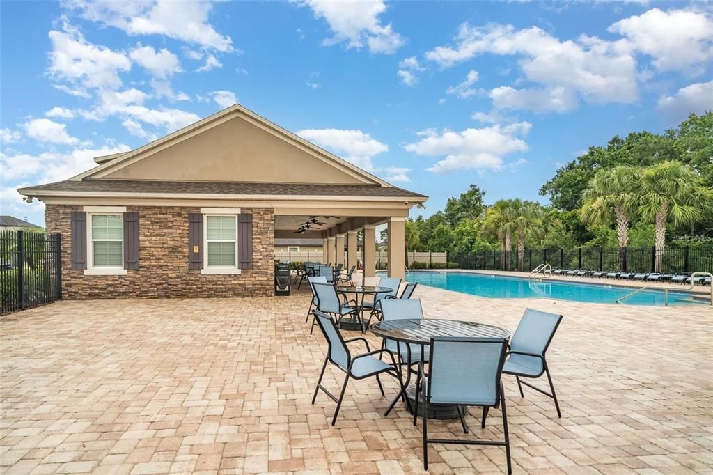 For Sale: $399,999 (5 beds, 3 baths, 1975 Square Feet)