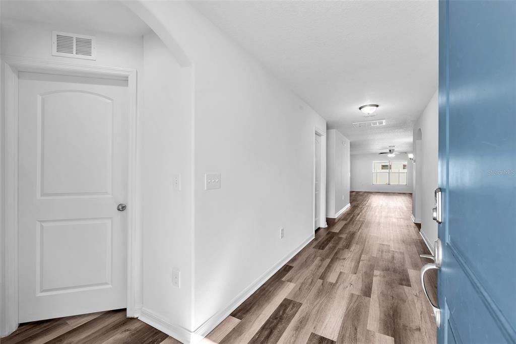 For Sale: $399,999 (5 beds, 3 baths, 1975 Square Feet)