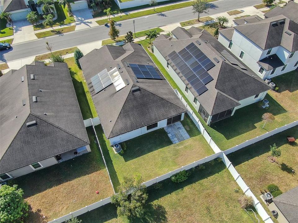 For Sale: $399,999 (5 beds, 3 baths, 1975 Square Feet)