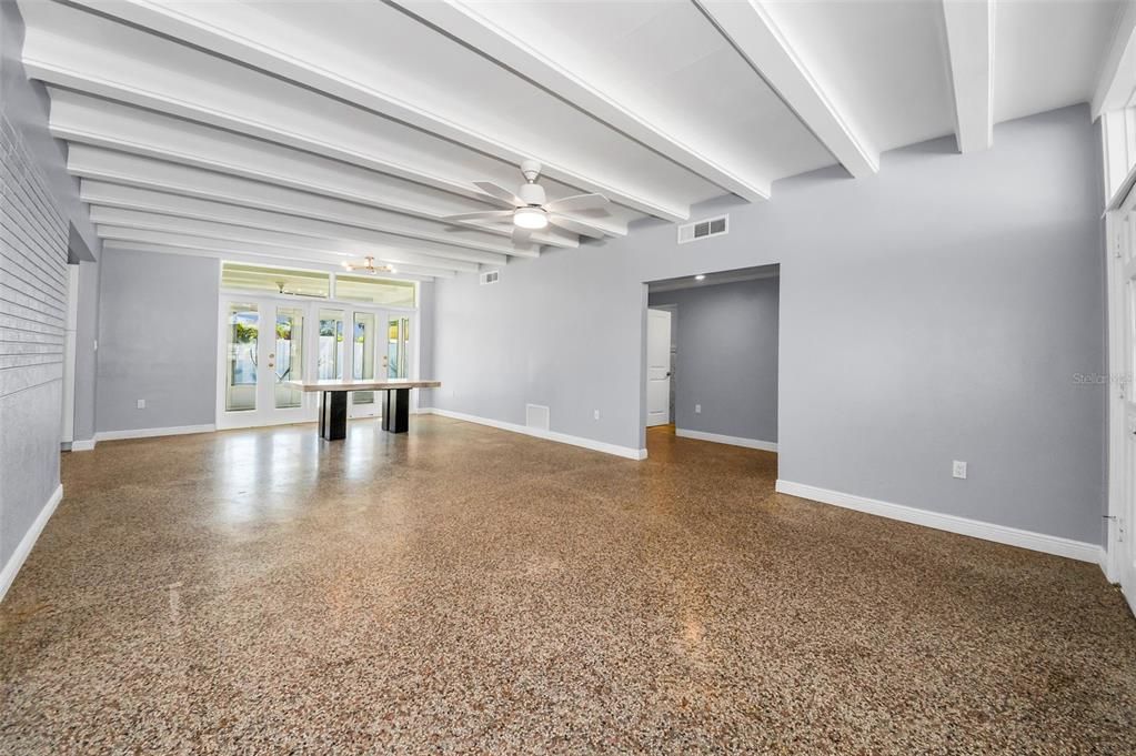 En Venta: $499,000 (2 camas, 2 baños, 1206 Pies cuadrados)