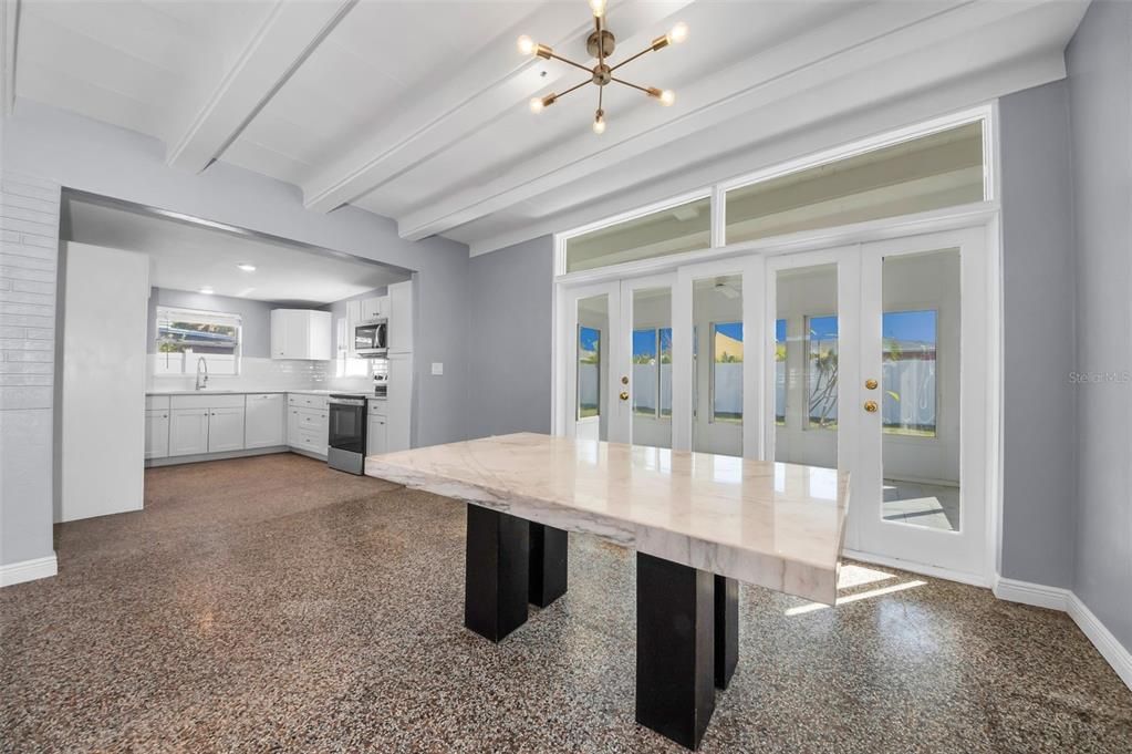 En Venta: $499,000 (2 camas, 2 baños, 1206 Pies cuadrados)