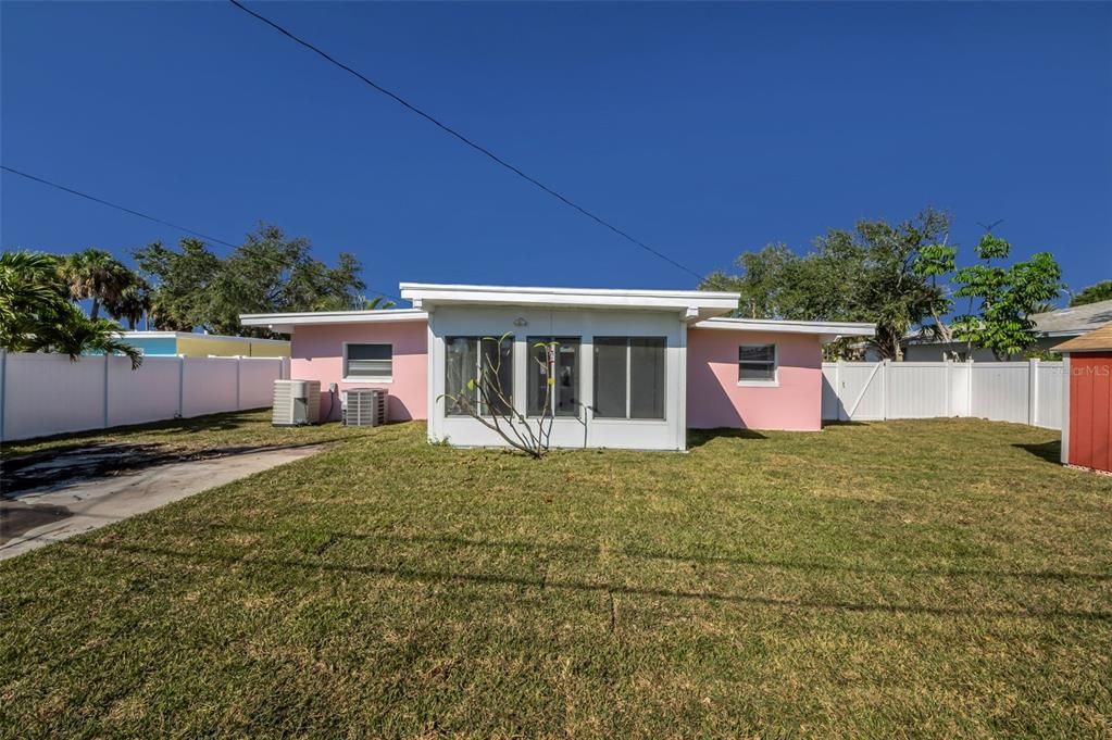 En Venta: $499,000 (2 camas, 2 baños, 1206 Pies cuadrados)