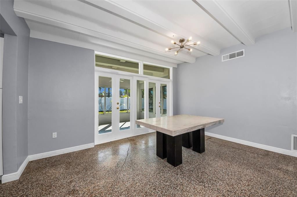 En Venta: $499,000 (2 camas, 2 baños, 1206 Pies cuadrados)