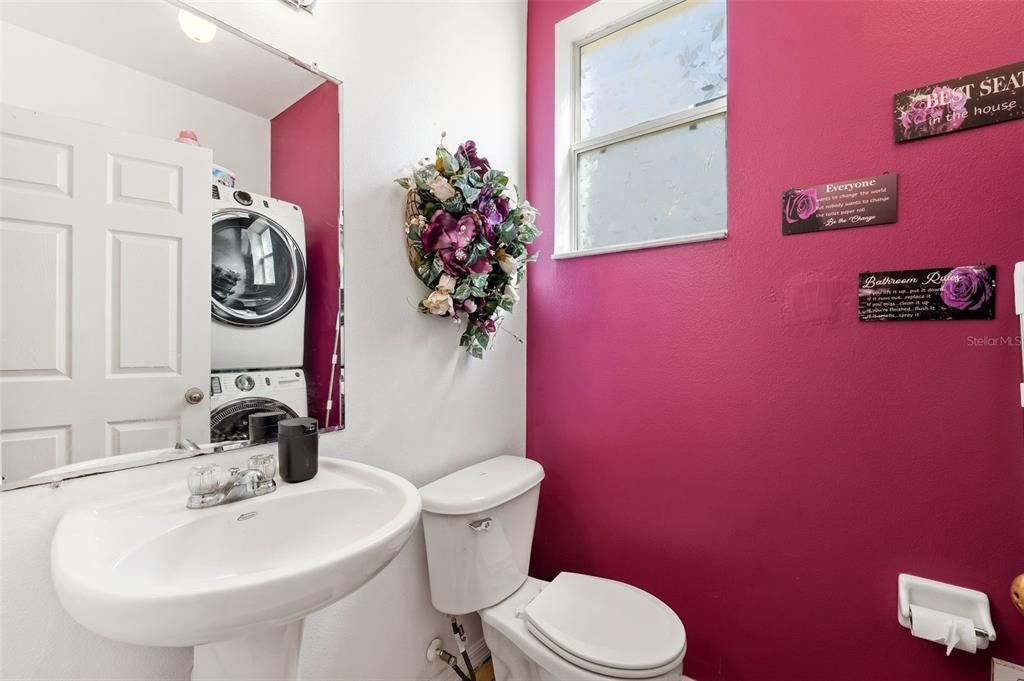 For Sale: $315,000 (3 beds, 2 baths, 1400 Square Feet)