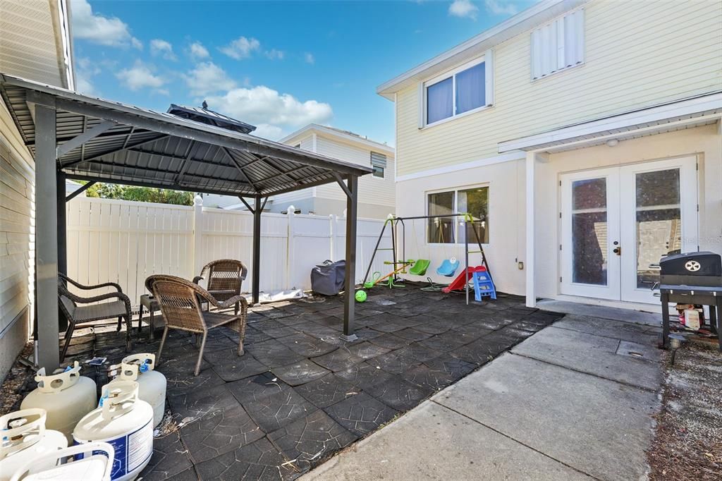 For Sale: $315,000 (3 beds, 2 baths, 1400 Square Feet)