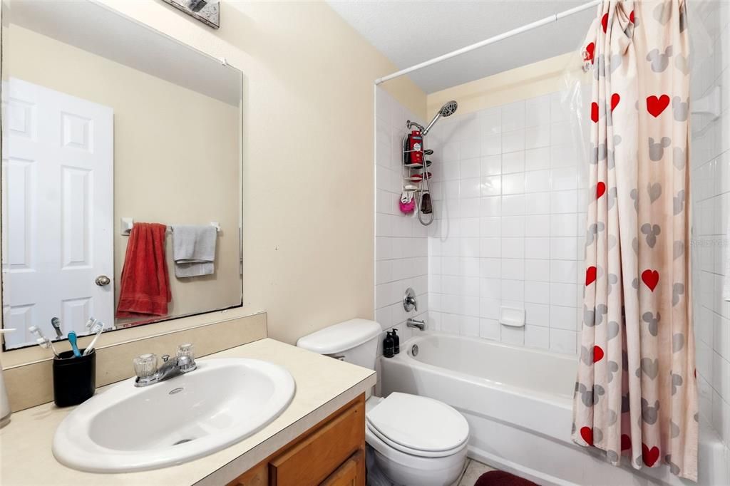 For Sale: $315,000 (3 beds, 2 baths, 1400 Square Feet)