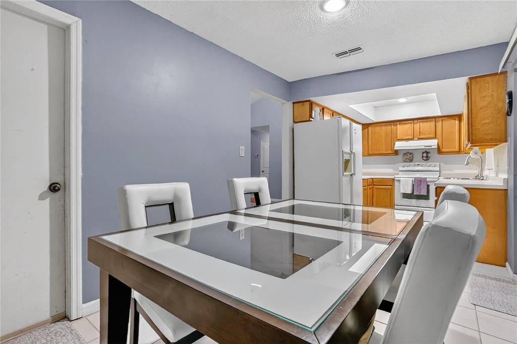 For Sale: $325,000 (3 beds, 2 baths, 1175 Square Feet)