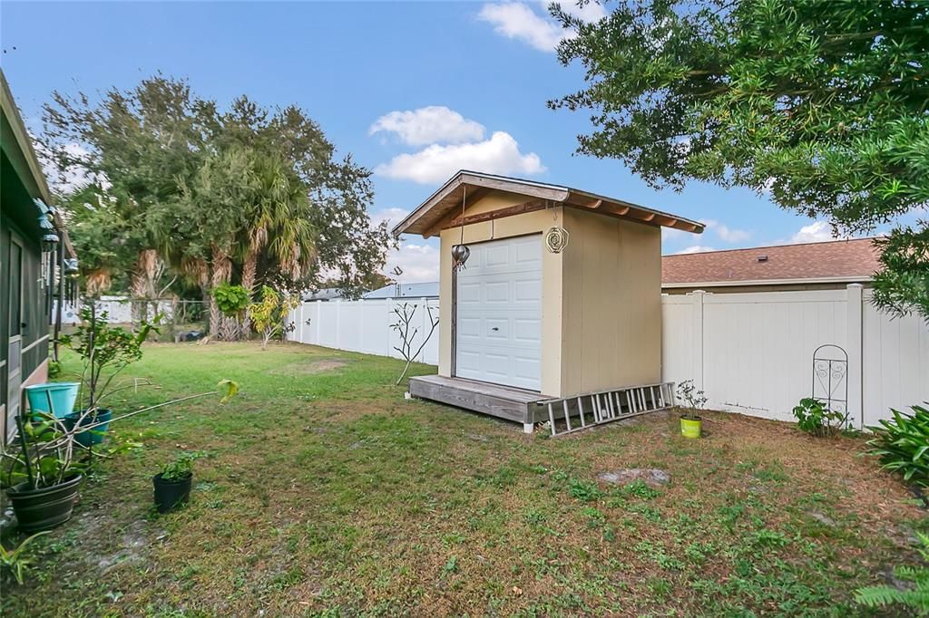 For Sale: $325,000 (3 beds, 2 baths, 1175 Square Feet)