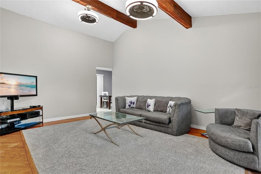 For Sale: $325,000 (3 beds, 2 baths, 1175 Square Feet)