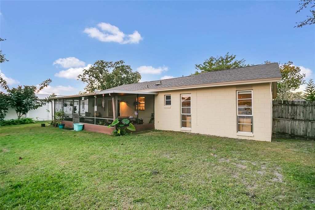 For Sale: $325,000 (3 beds, 2 baths, 1175 Square Feet)