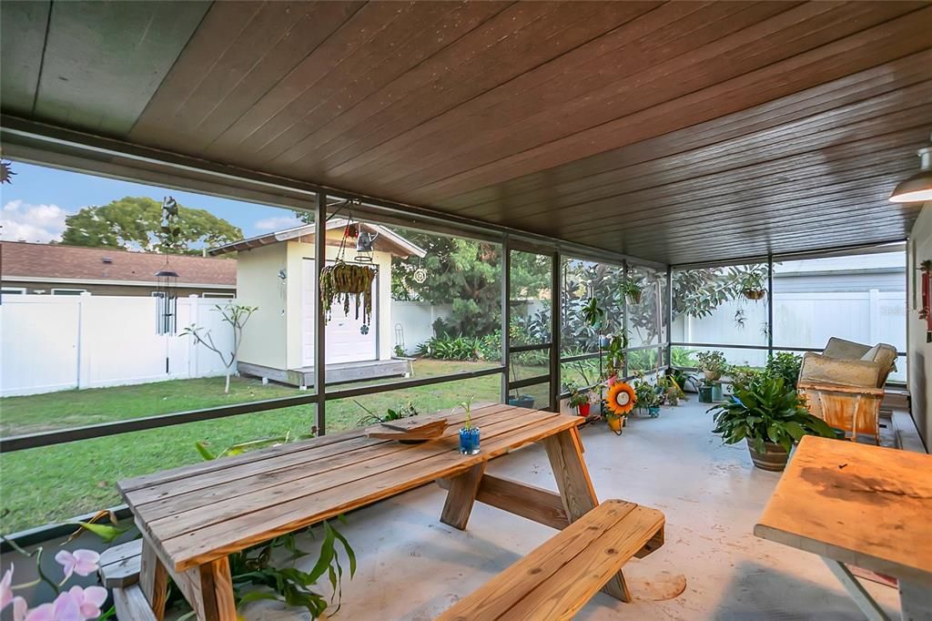 For Sale: $325,000 (3 beds, 2 baths, 1175 Square Feet)