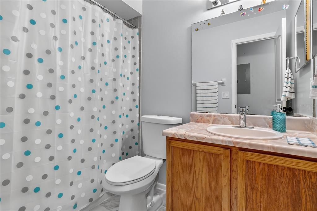 For Sale: $325,000 (3 beds, 2 baths, 1175 Square Feet)