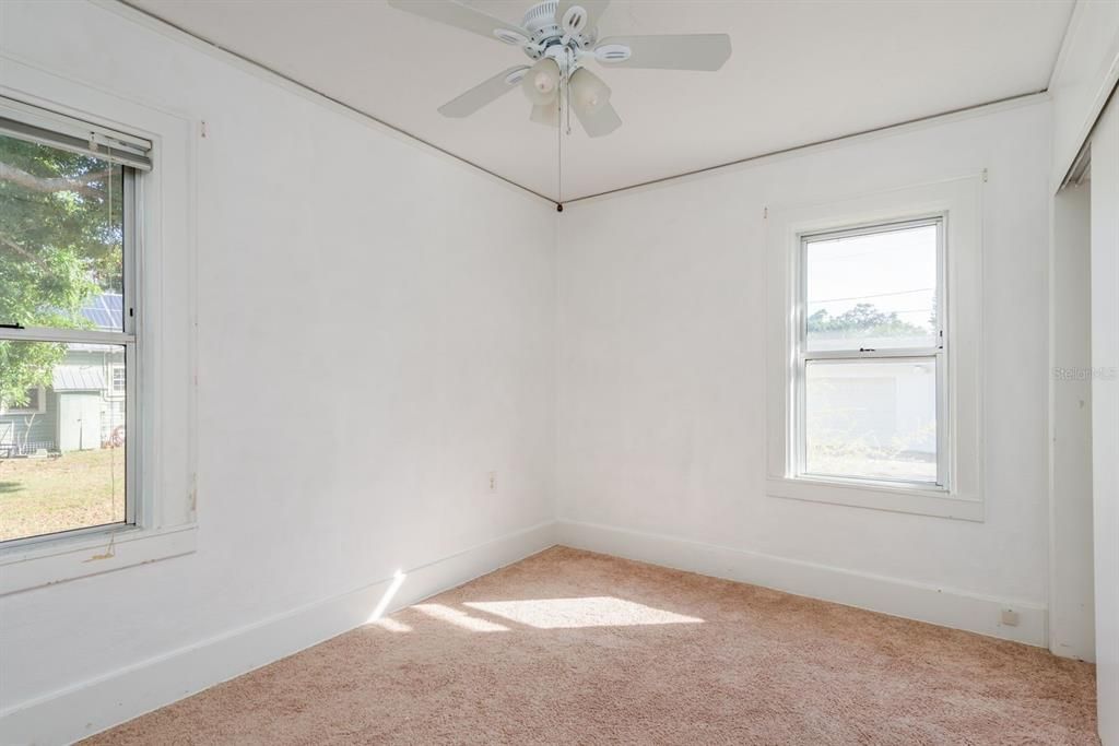 For Sale: $389,000 (2 beds, 1 baths, 1068 Square Feet)