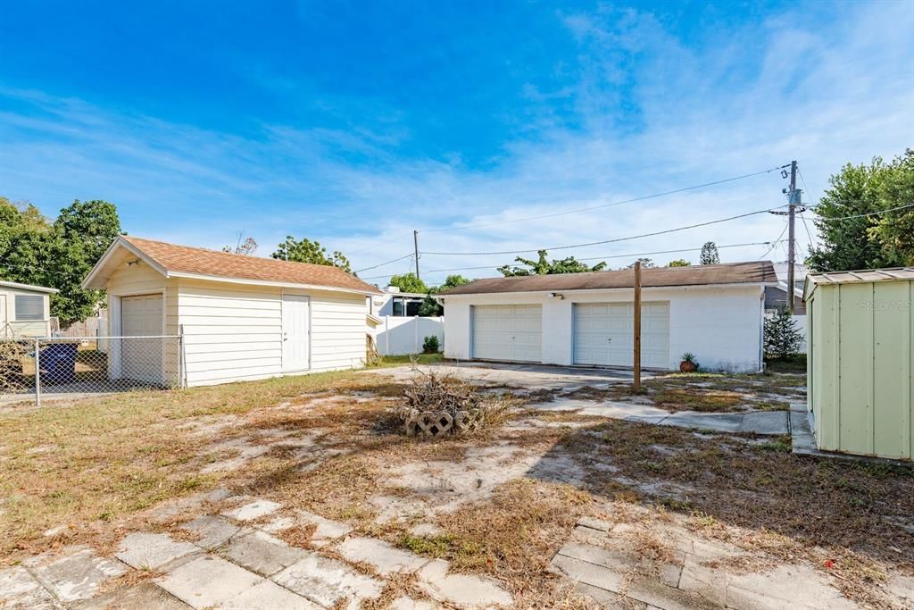 For Sale: $389,000 (2 beds, 1 baths, 1068 Square Feet)